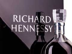 продать Richard Hennessy